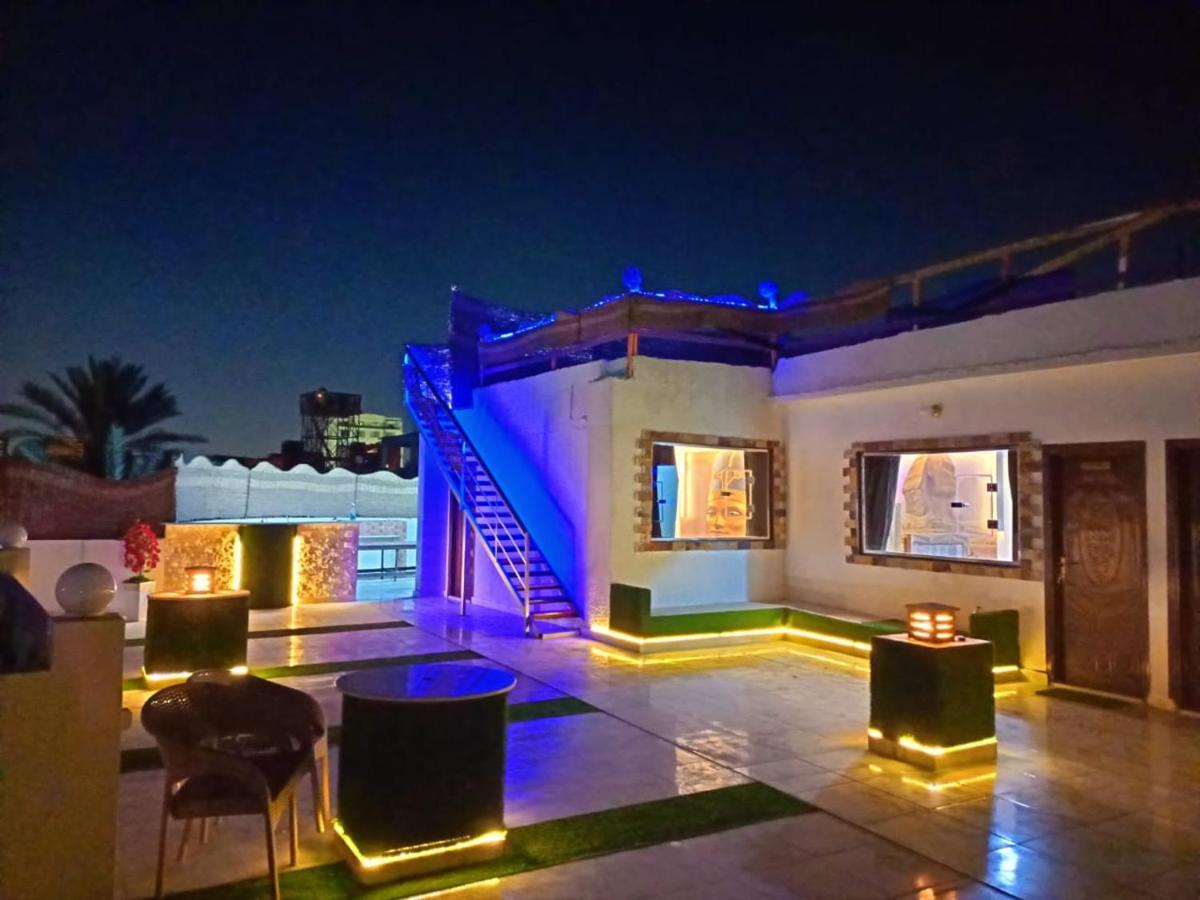 Nefertiti Pyramids View Hotel Kairó Kültér fotó