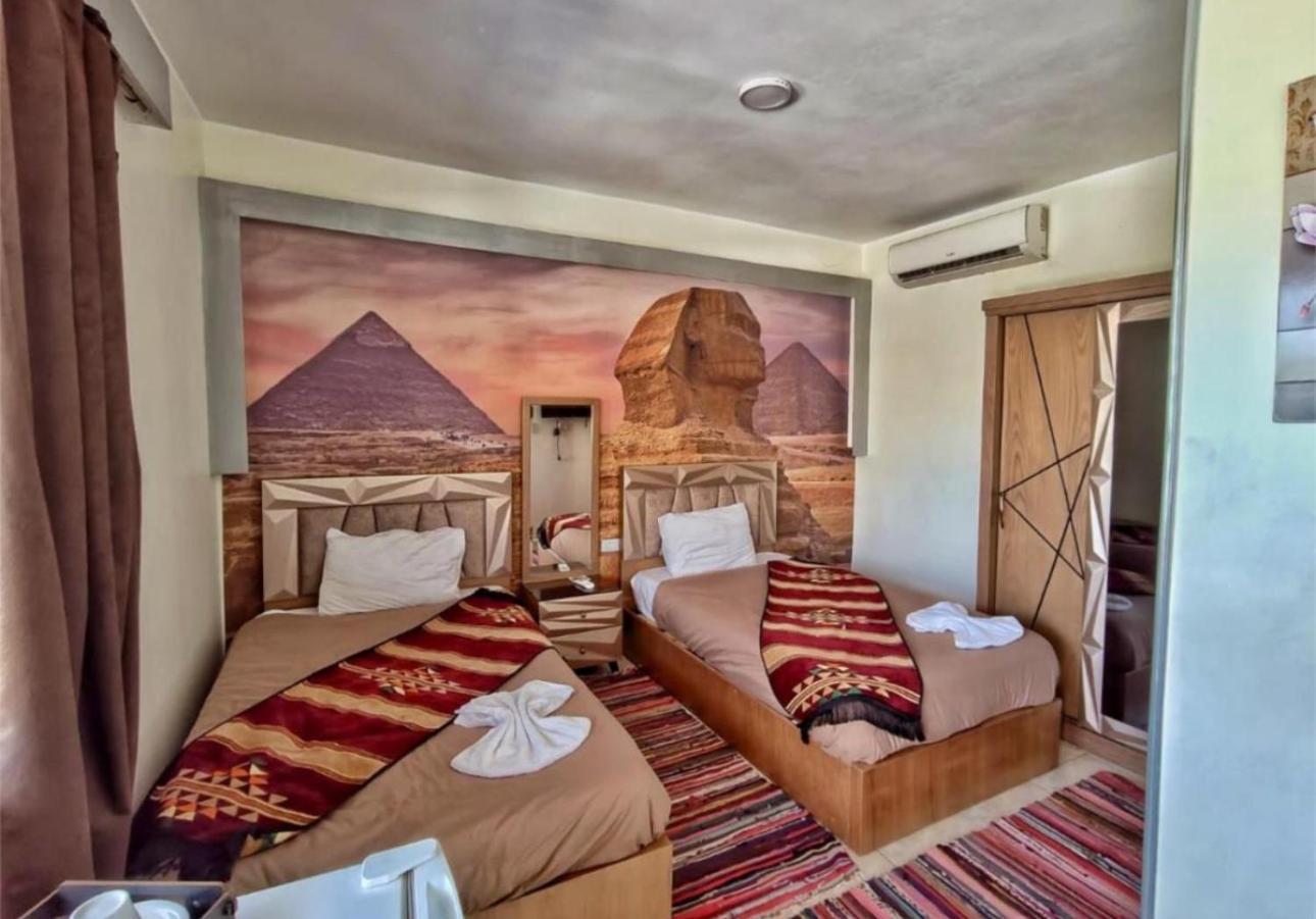 Nefertiti Pyramids View Hotel Kairó Kültér fotó