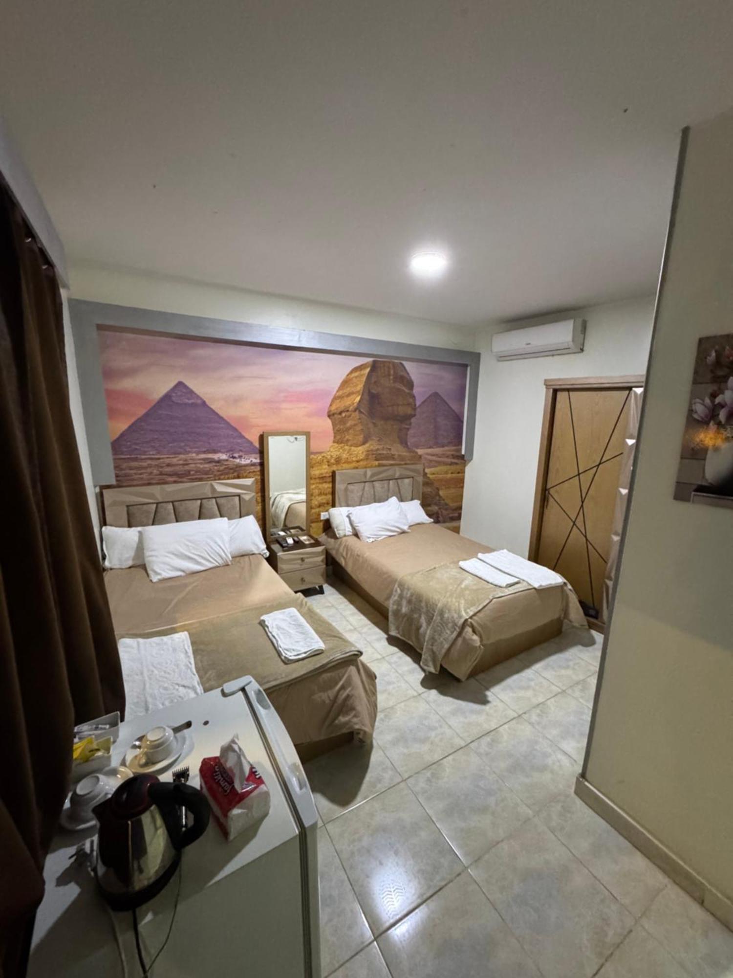 Nefertiti Pyramids View Hotel Kairó Kültér fotó