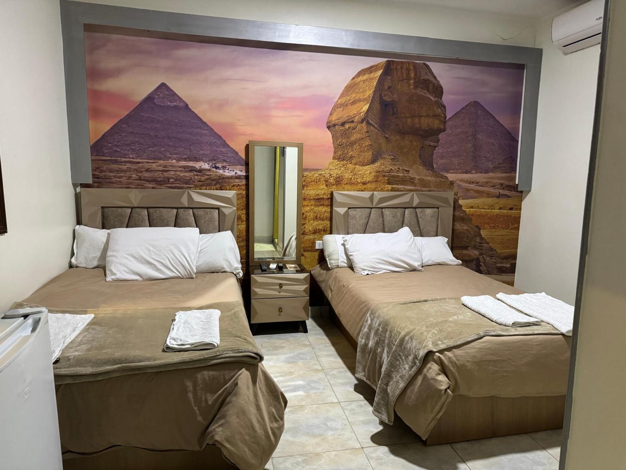 Nefertiti Pyramids View Hotel Kairó Kültér fotó
