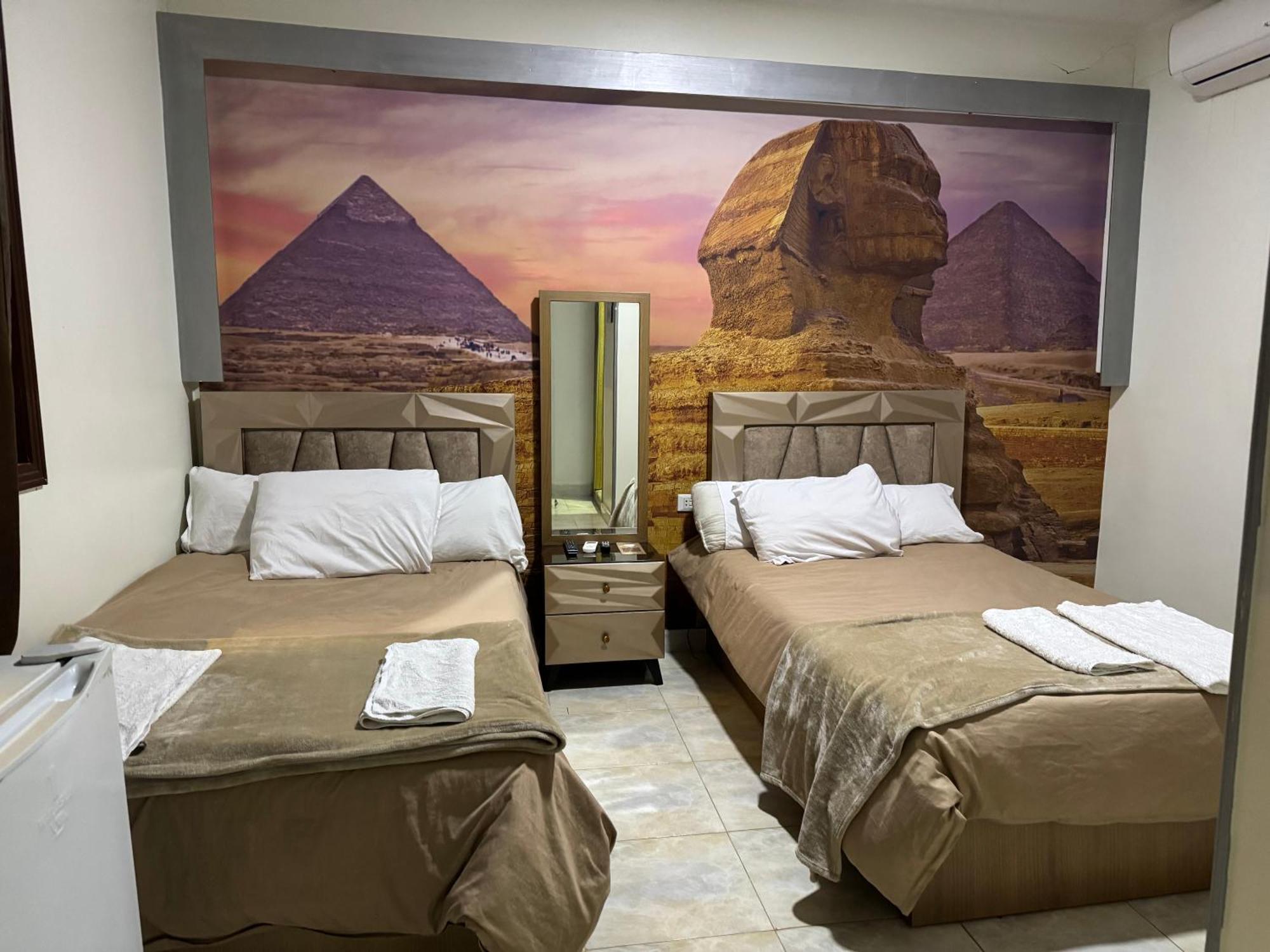 Nefertiti Pyramids View Hotel Kairó Kültér fotó