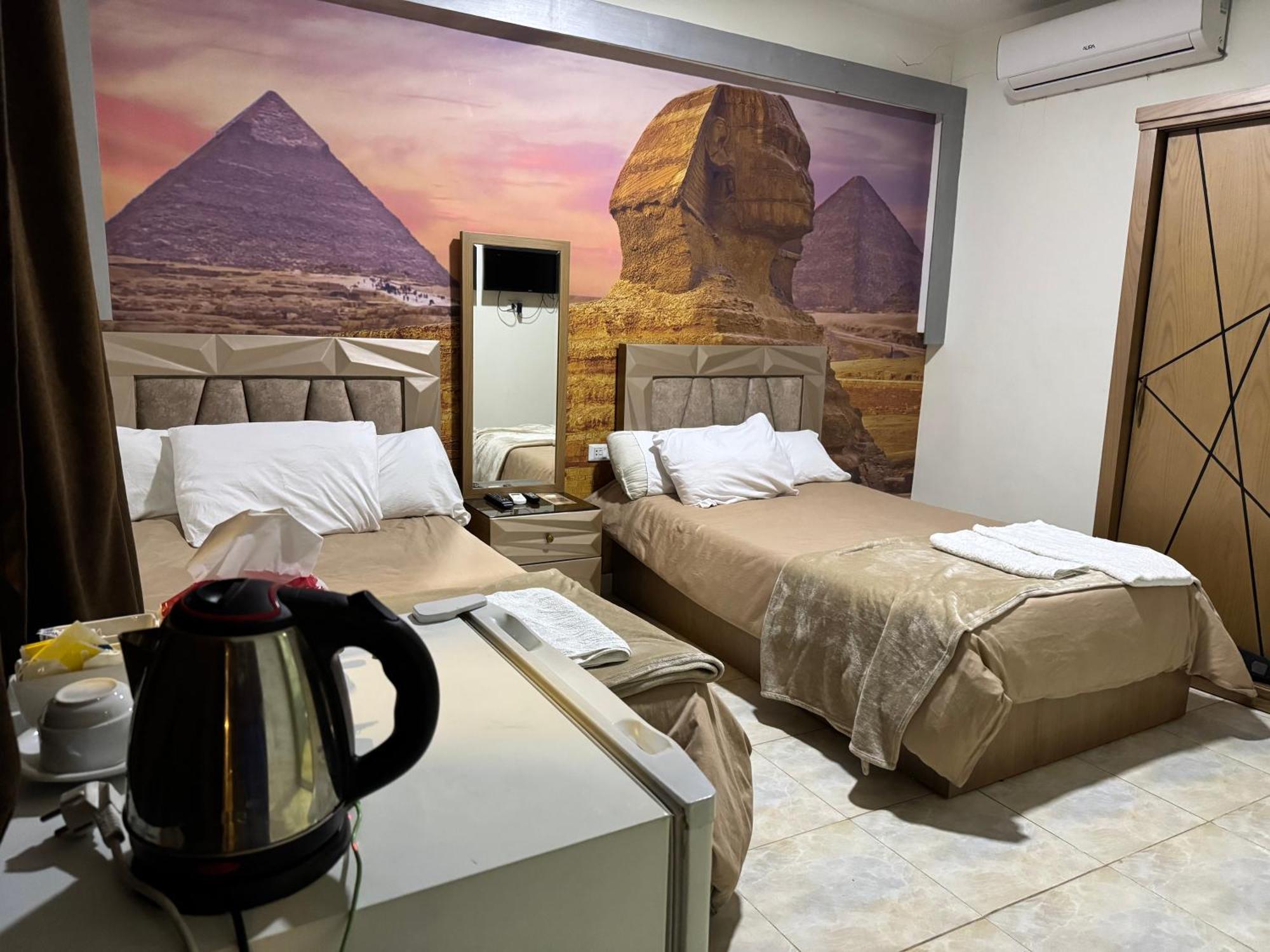 Nefertiti Pyramids View Hotel Kairó Kültér fotó