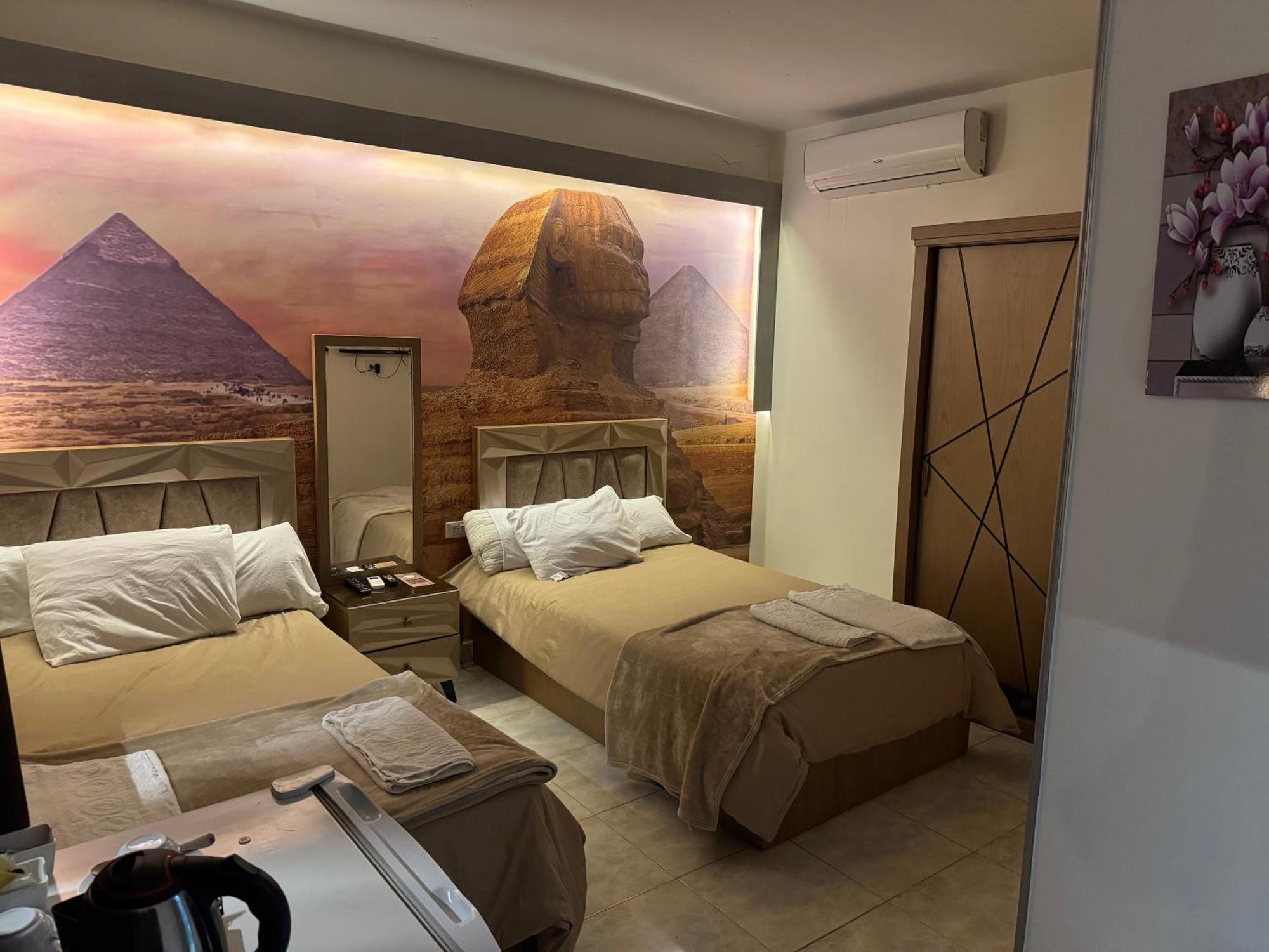 Nefertiti Pyramids View Hotel Kairó Kültér fotó