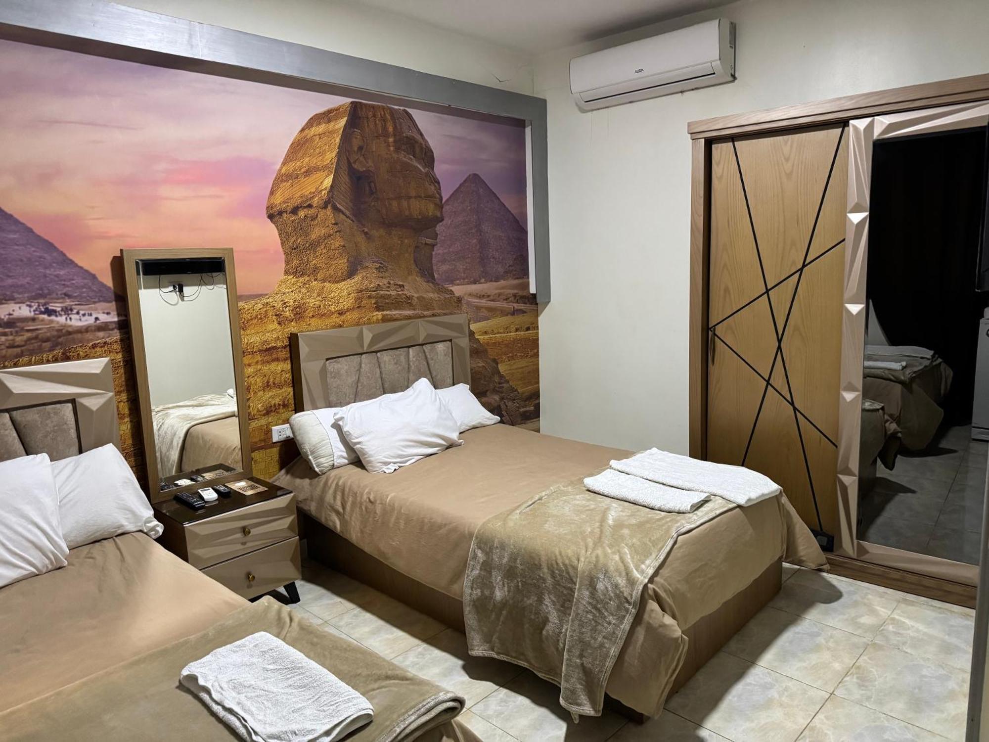 Nefertiti Pyramids View Hotel Kairó Kültér fotó